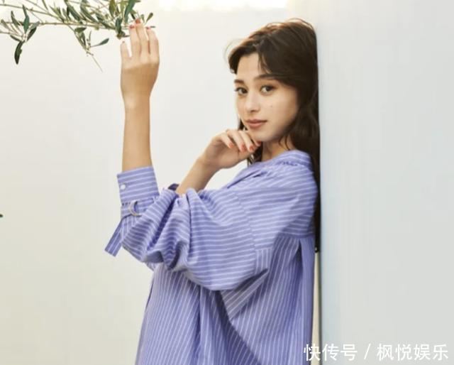 『条纹』衬衫里的这一款,“掀起”宽松潮流,保你不落俗套、时髦翻倍