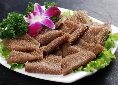  「羊肉」去火锅店吃火锅时，可以不点羊肉卷，但这4种肉类最好不要错过