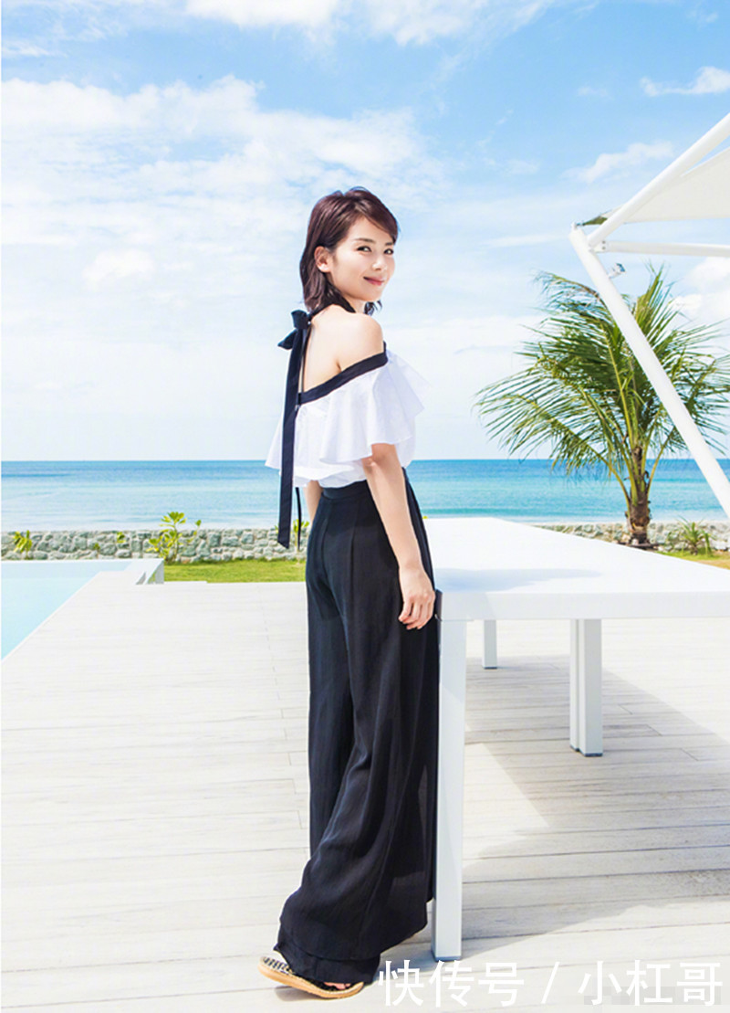 关心世界 更关心你  刘涛穿“垃圾袋”亮相，未修图皮肤黝黑小肚