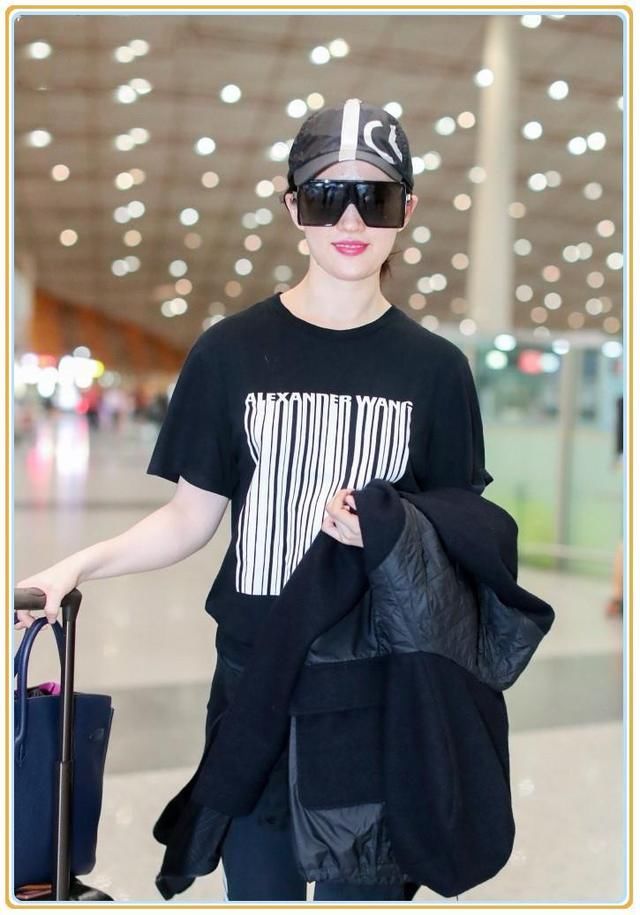 瘦下来的刘亦菲气场全开!一身黑色时髦到飞起，还是那个刘天仙!