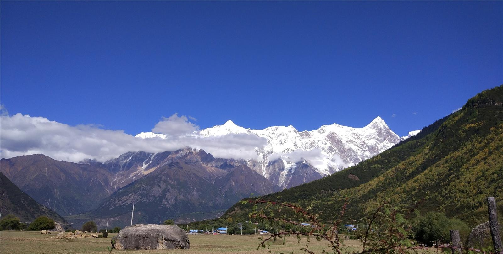 游览雅鲁藏布江大峡谷, 远眺南迦巴瓦峰