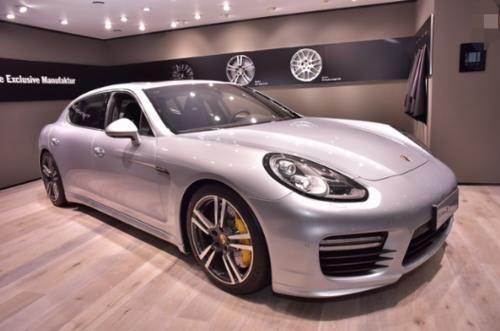  「女司机」又一嚣张女司机！近百辆车被她堵住，却叫嚣“你来砸