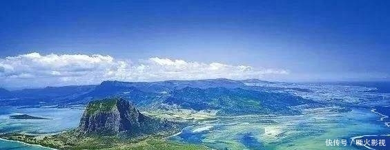 世界上最奇怪景观,藏于海底的瀑布,每秒倾泻50亿吨海水