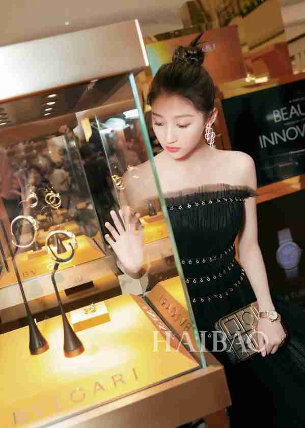 宝格丽 (Bulgari) LVCEA Tubogas光环腕表展