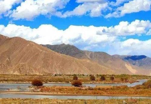 最美自驾游高速：耗资380亿却不收费，中途可停车，沿途如仙境