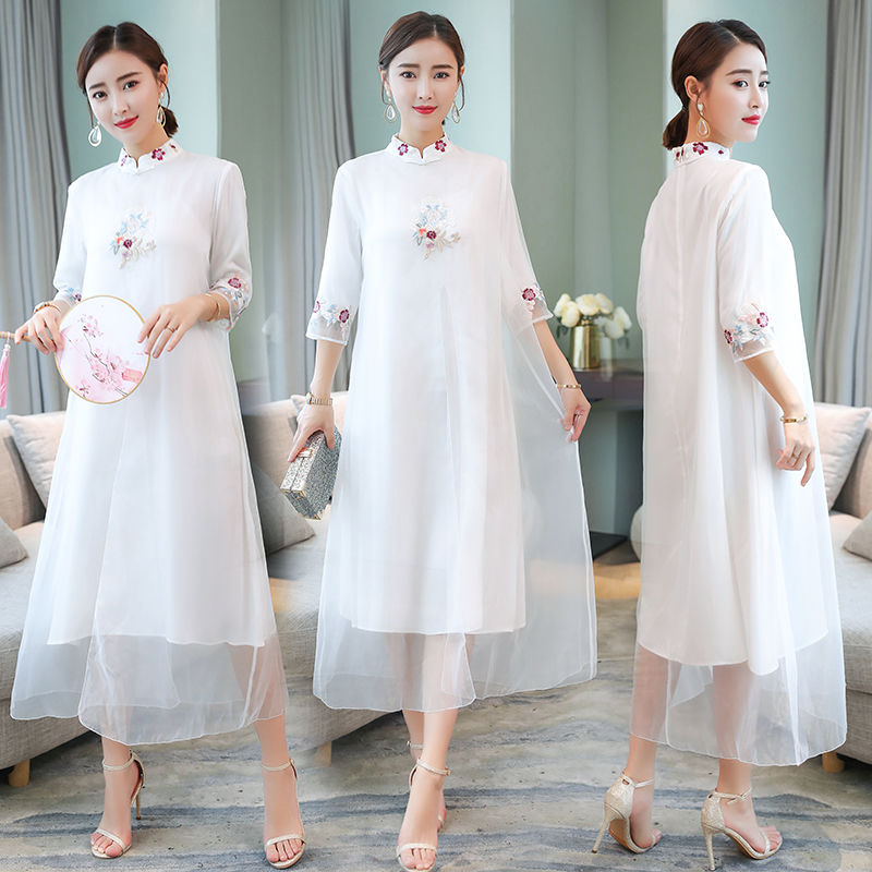 适合任何身材的纯色“包臀裙”,显白又显瘦,简单就很美