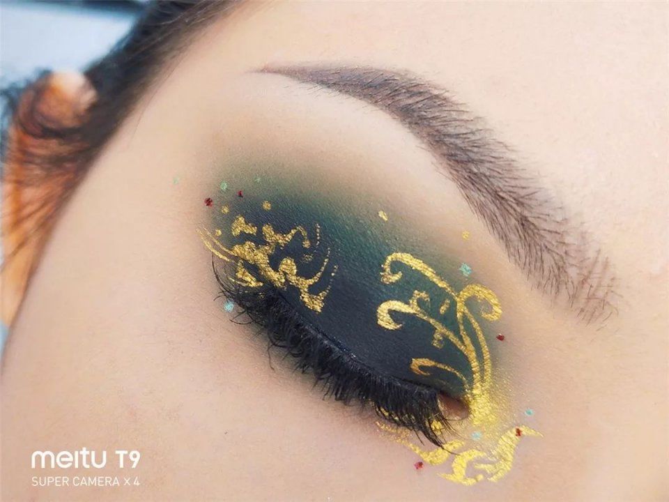 《延禧攻略》同款手机?这波跨界撞脸我给满分!