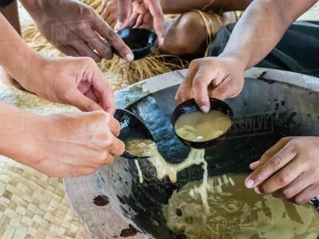 世界上唯一没有发现癌症的国家，你买得起机票，却喝不起这里的水