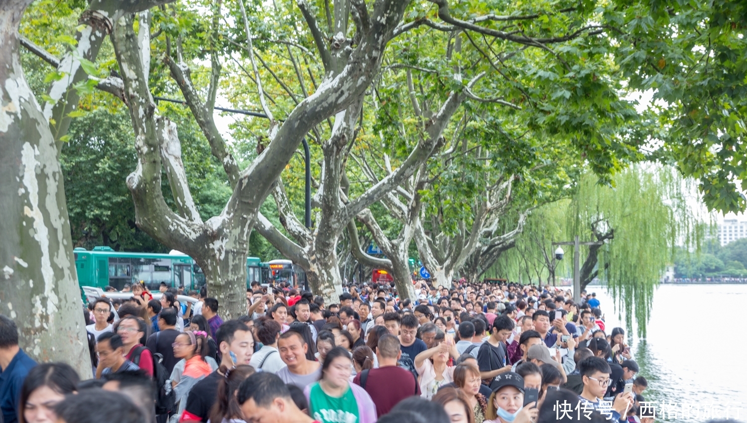 国庆假期这些景区最热门,西湖排第一,故宫仅排第二