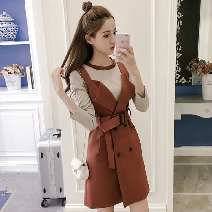 都说秋天别穿连衣裙，那是你没看到这些小香风裙装比套装洋气多了