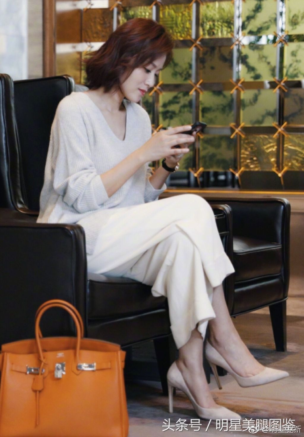 叶一茜把高跟鞋穿出了独有的气质，你能看出女儿都已经10岁了吗?