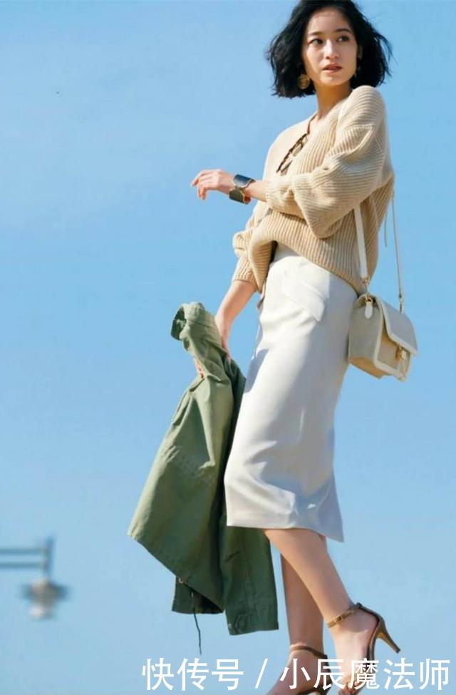 「皮肤」皮肤偏黄的女人春季如何穿?建议避开这4种颜色,俗气显老没气质