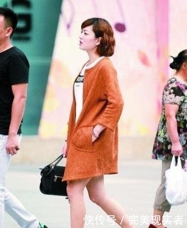 『 美女』具有温婉气质,年轻美女街拍很萌很可爱的美女