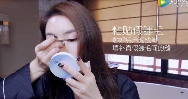 戚薇化身美妆博主，快看看她用了哪些硬生生的干货!