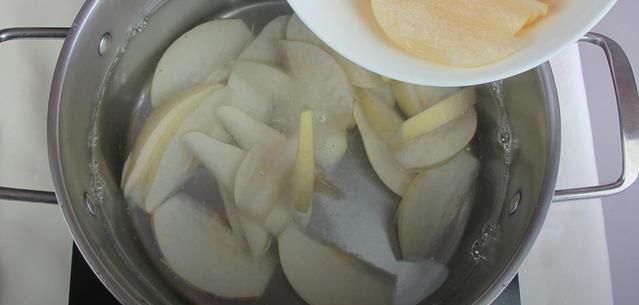  「银耳」头发湿透的银耳？有的人先斩后奏，有的人直接泡泡，一步一步！难怪不厚不粘
