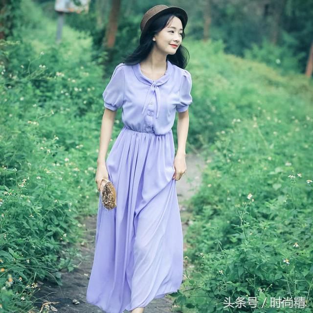 淡雅清新的连衣裙，今夏美到让人挪不开眼睛