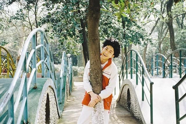 男生这样拍,路人甲秒变行走的画报!