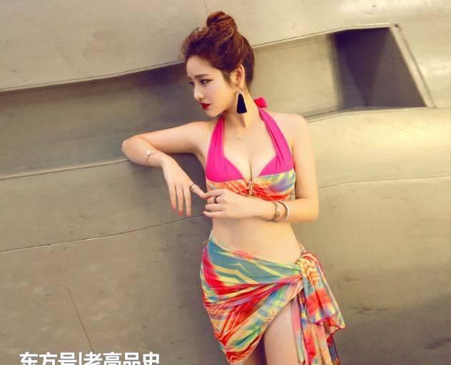  [小姐姐]时尚比基尼泳衣，俏美靓丽的小姐姐，尽显高挑有型的身材！