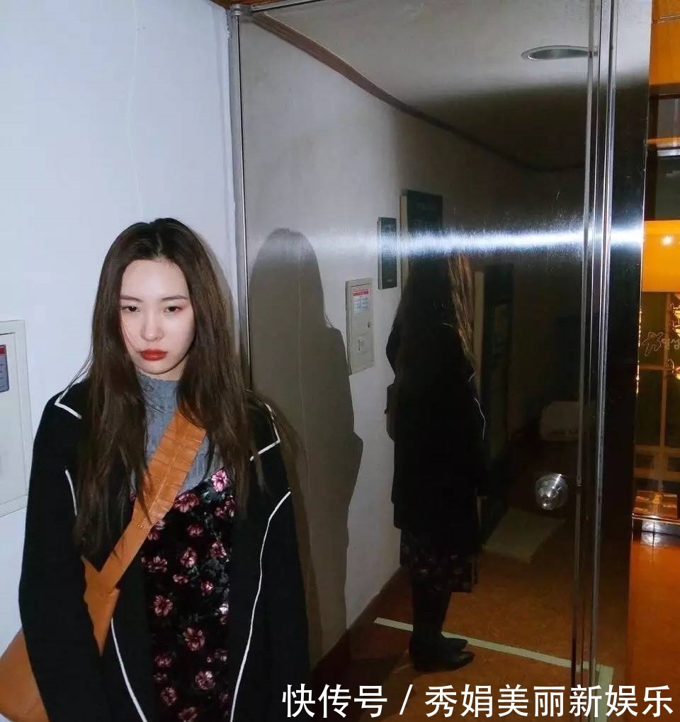  『毛衣』印花穿不好，连娜扎都变土气了，只有get这2点，才能秒变小仙女