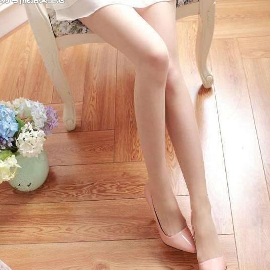 渔网袜不好驾驭, 玻璃袜才是百搭的选择, 穿了像没穿