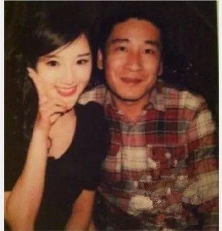 渣男出轨先卖惨，又被生父索要5000万，年度最惨女星非她莫属!