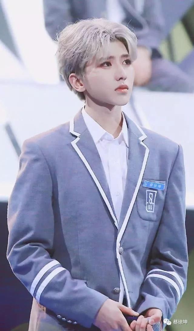 那些年蔡徐坤留过的发型!我们来盘点盘点?