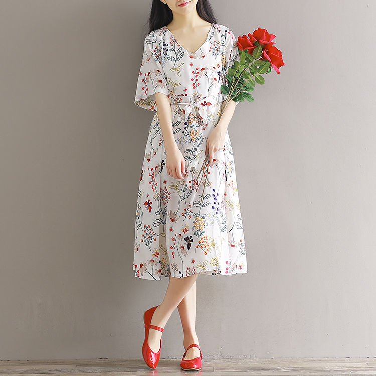 小清新风是最显美的，也是最显年轻的40左右的女人穿最合适不过