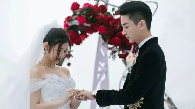 陈晓微博关注赵丽颖吗