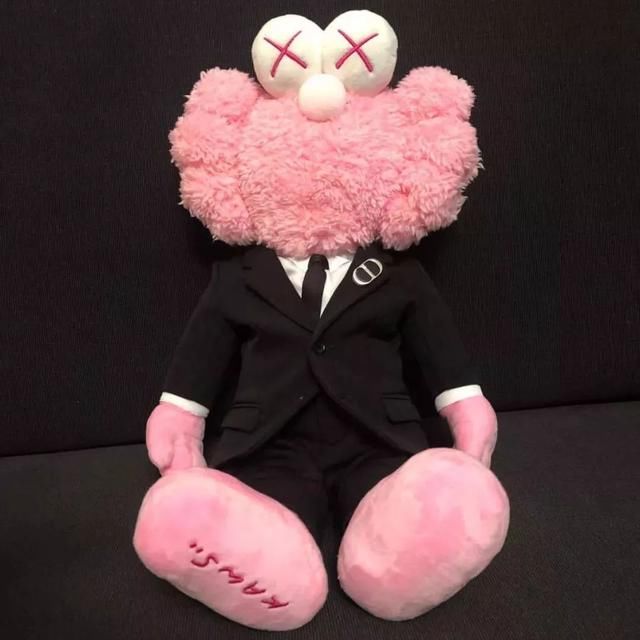 每周芭报|Dior开始卖公仔了!唐嫣居然会说土味情话?