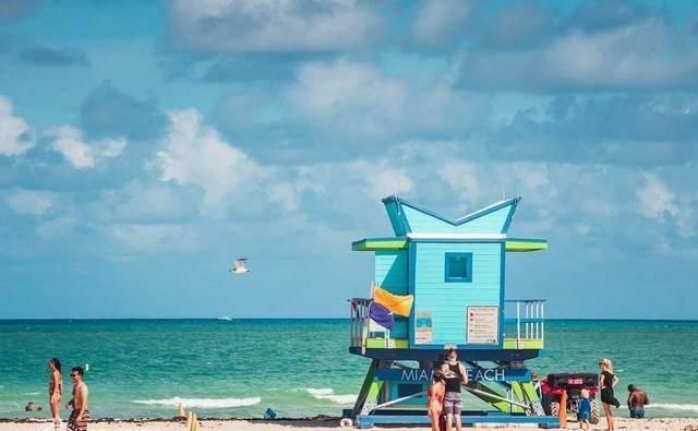 沙滩热风比基尼，这座城市无比热辣，难怪全球明星都爱来这儿度假