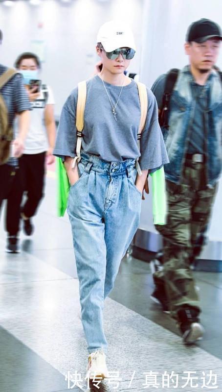 李宇春这霸气模样像视察机场，衣服穿成这样，够时尚的