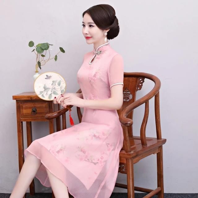 百搭休闲,穿出优雅范儿,雪纺皱旗袍让你不容错过!