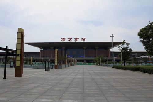  建筑@我国十个最有名的火车站，其中一处，被外媒评为全球最美建筑