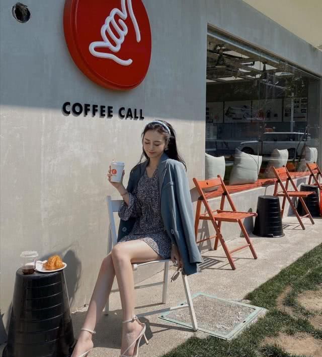 样式:不挑人的春季小清新穿搭,穿出小女人的姿态,时尚精致又养眼