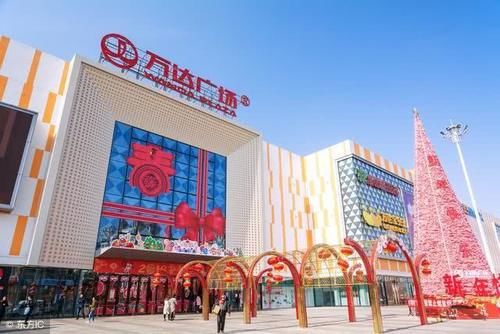 投资230亿的万达广场沦为“空城”，商家纷纷逃离，本都赚不回