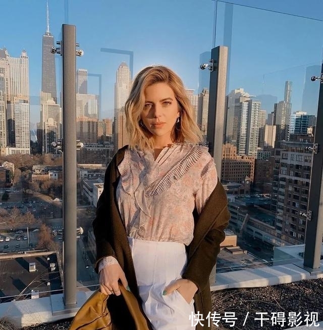 #小姐妹们#如何利用包包来提升气质？穿搭小白必学功课，让你成为时髦精