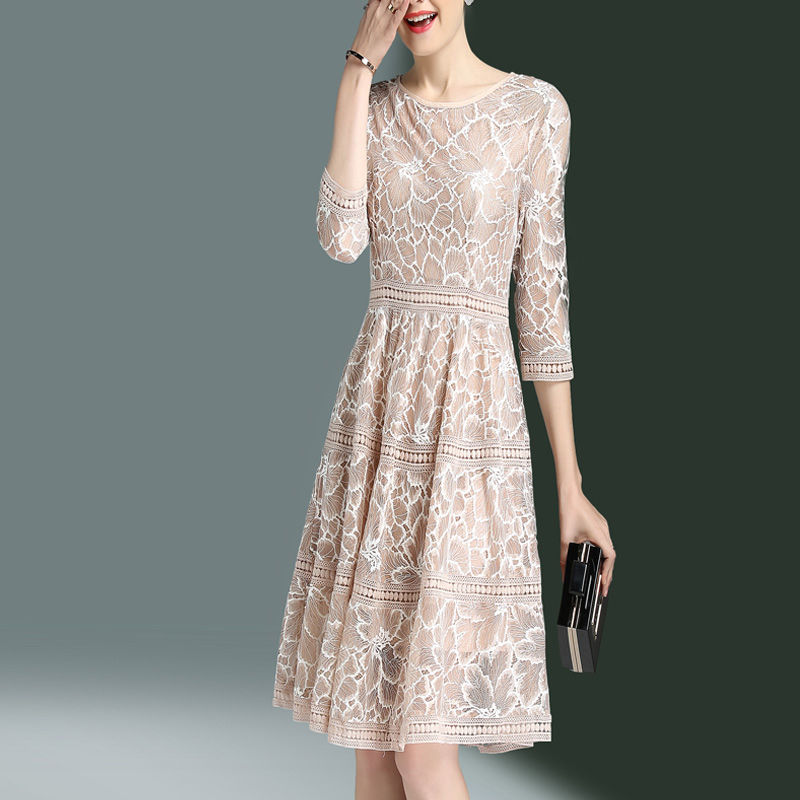 不敢相信，年过40老婆，穿上这种秋装，简直年轻十几岁，真会穿