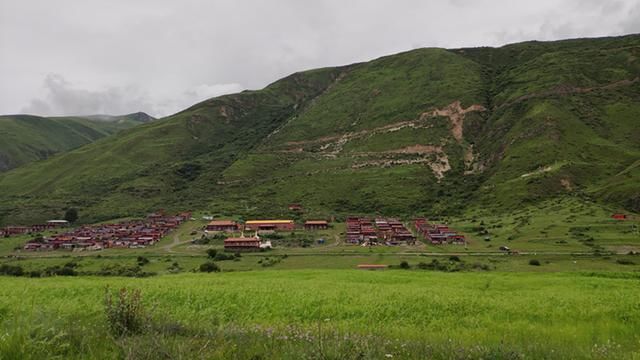 自驾川藏线色达到新龙县，路遇各种意外影响行程，有惊无险小确幸