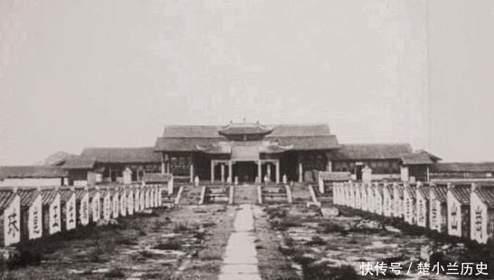 100年前成都蜀王府老照片, 每一张都让人心痛, 图8是高大的城墙