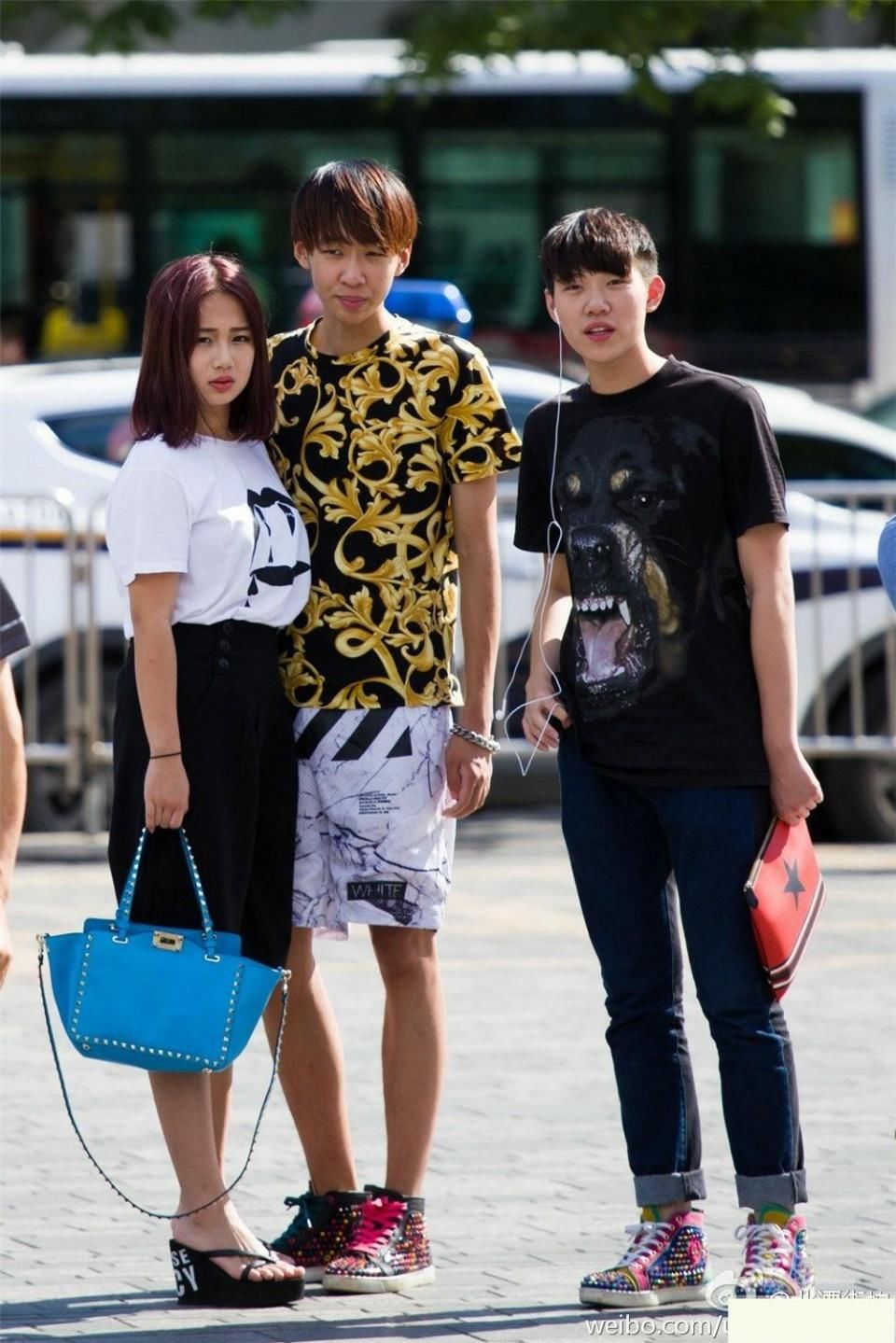 街拍三里屯时尚靓丽的姑娘