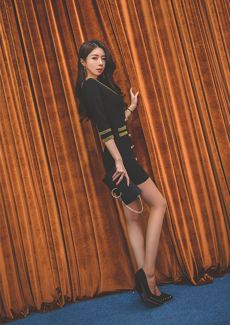 若诗科维尔哈双排扣裙