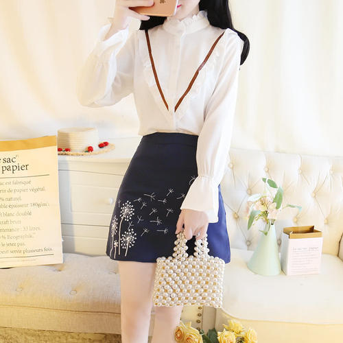 难怪老婆把去年衣服全扔了,原来今秋流行小香风,美的款款想买