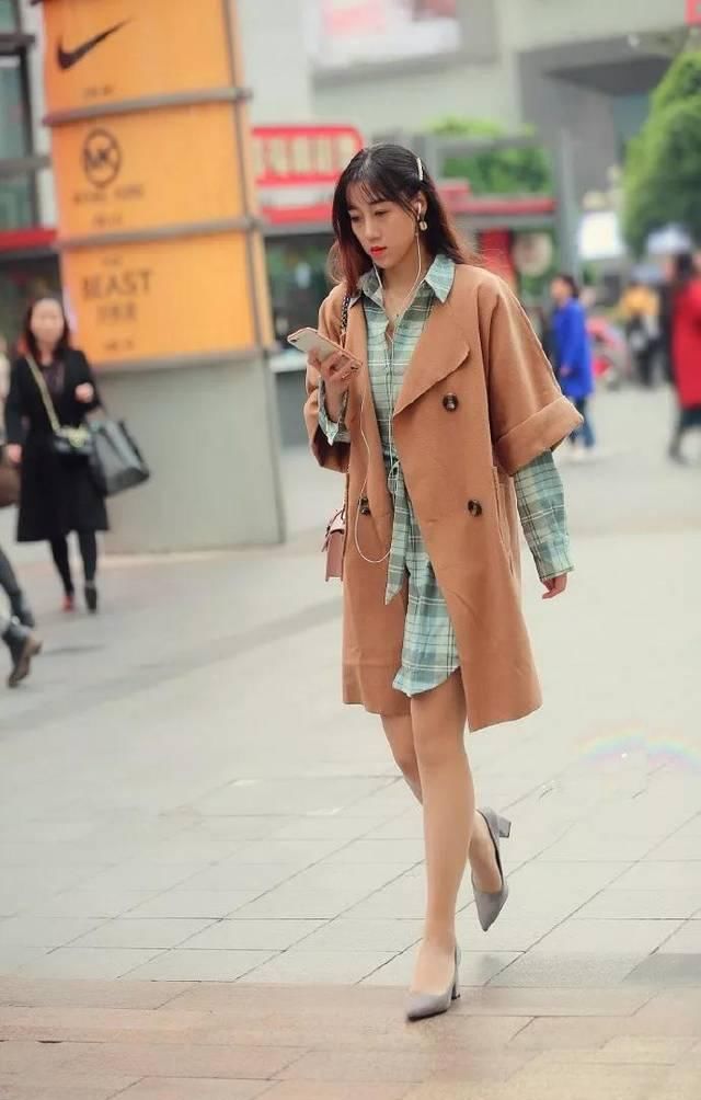 双尖头的高:秀出女性十足女人味,高跟鞋时尚穿搭