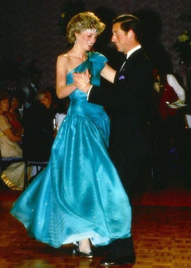 戴安娜王妃生前经典老照片, 一颦一笑尽显优雅, 惊艳众人