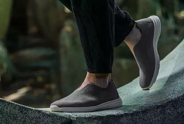 长大了，我也想偷穿妈妈的鞋……