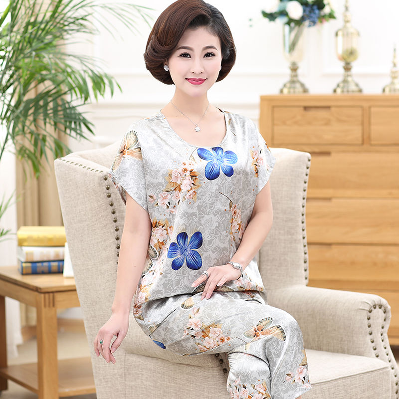 三角裤可以扔一边了，现在上海的女人在家都这样穿，穿上脸都红