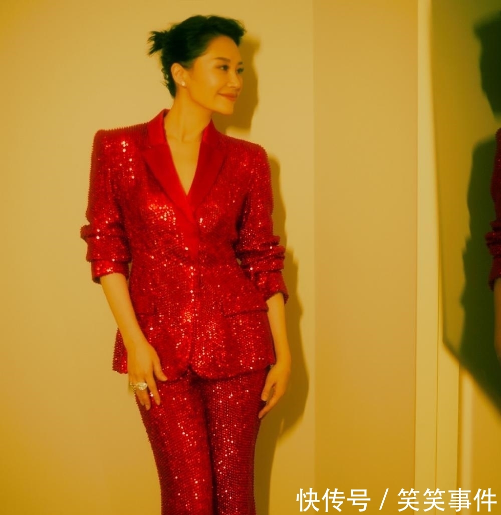 「 高级」剪掉十年长发却意外时尚高级,至少年轻20岁,50岁许晴也太惊艳了