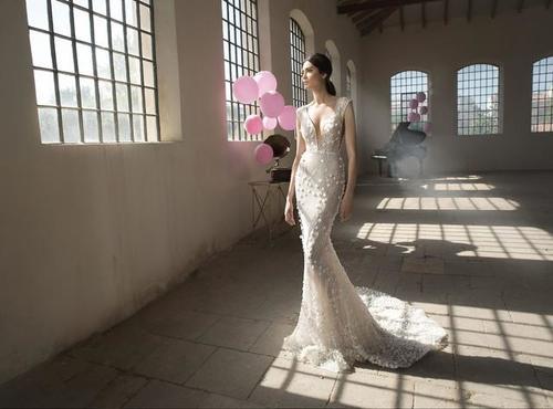 以色列美女时尚摄影大片，欧美超模演绎惊艳奢华婚纱礼服令人惊艳