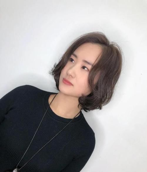  『减龄』脸大的妹子选什么发型？这些遮肉又减龄的款式，让你成为巴掌脸