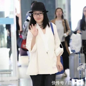 当47岁杨钰莹遇上47岁俞飞鸿，才知道真嫩和装嫩的差距有多大